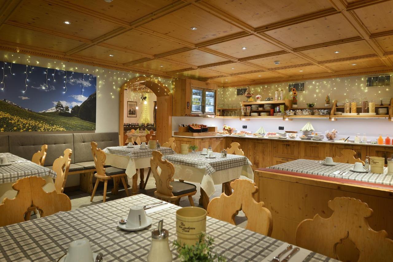 Hotel San Giovanni Ливиньо Екстериор снимка